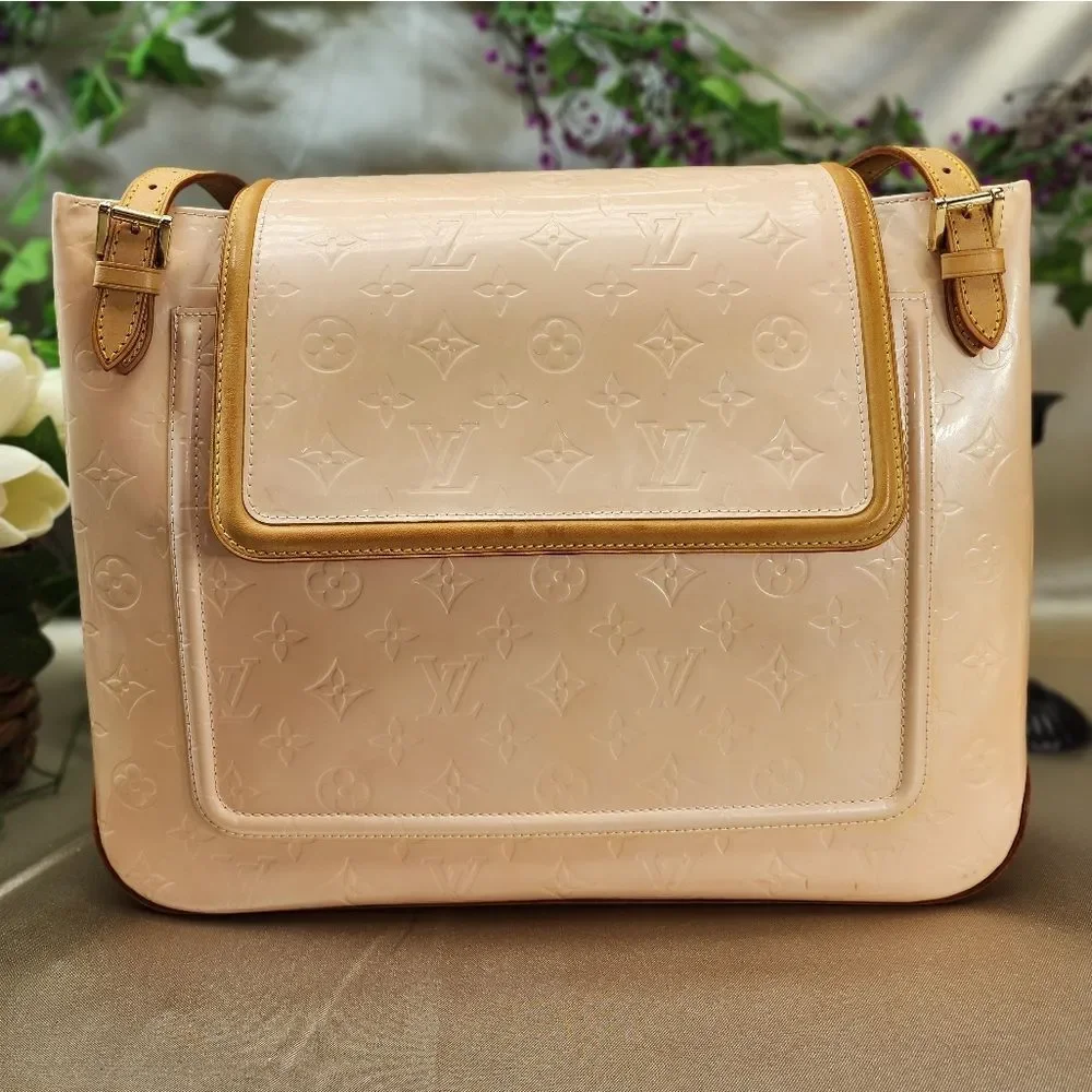 Louis Vuitton Vernis Petronia Street Marshmallow w/ Dust Bag & COA EUC